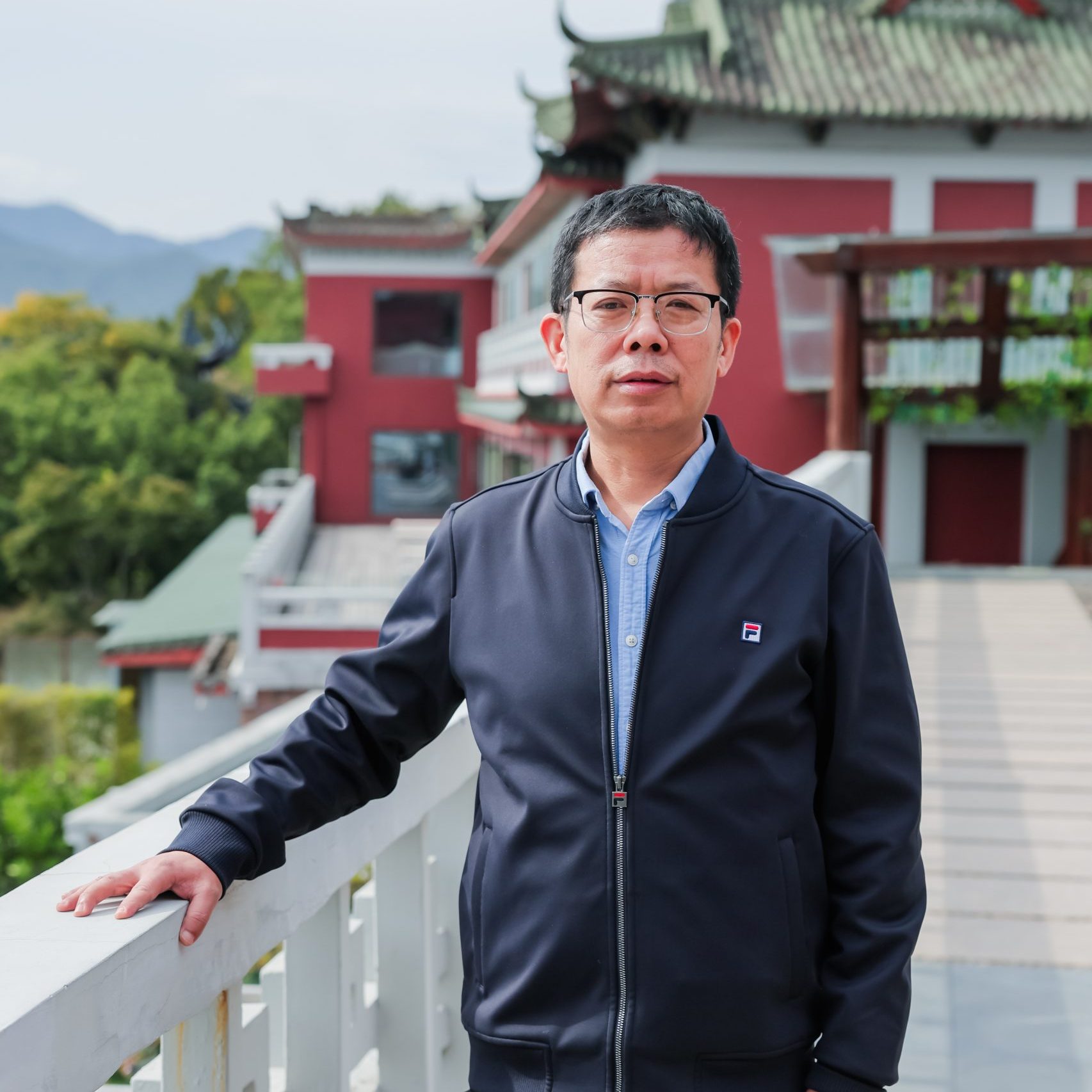 骆仁智  副理事长