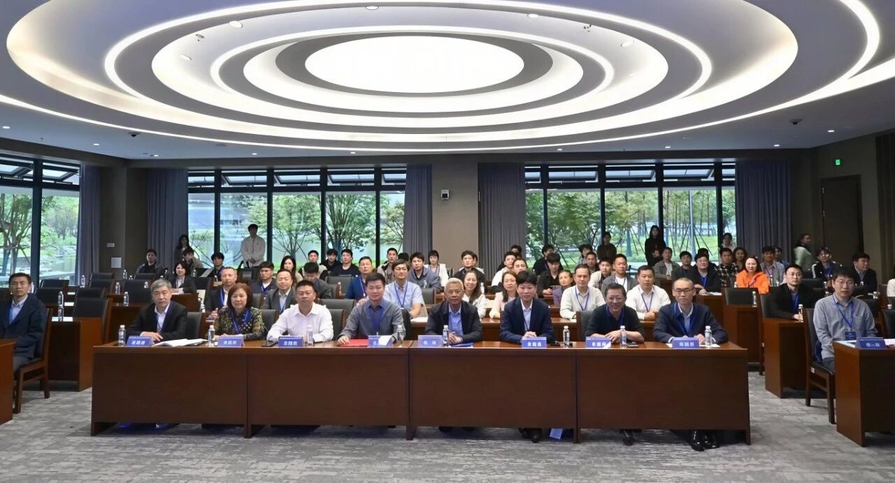 第六届中国硅酸盐学会溶胶-凝胶青年学者论坛在湖州顺利召开 第六届中国硅酸盐学会溶胶-凝胶青年学者论坛在湖州顺利召开